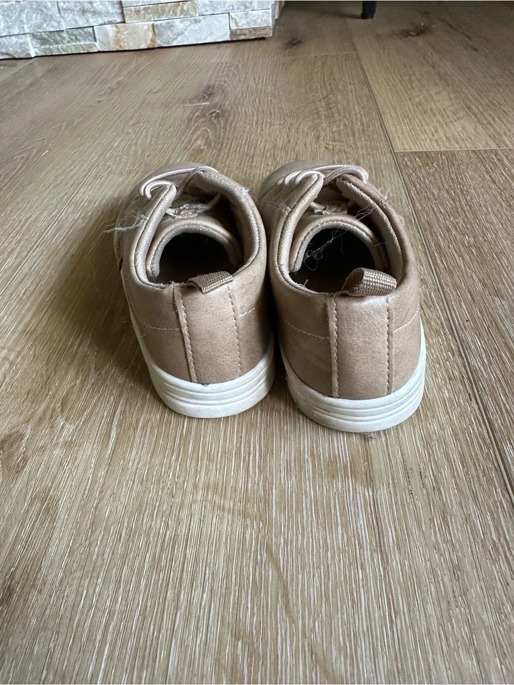 OshKosh B'gosh Kids Tan Lace-Up Sneakers with Light Cream Sole